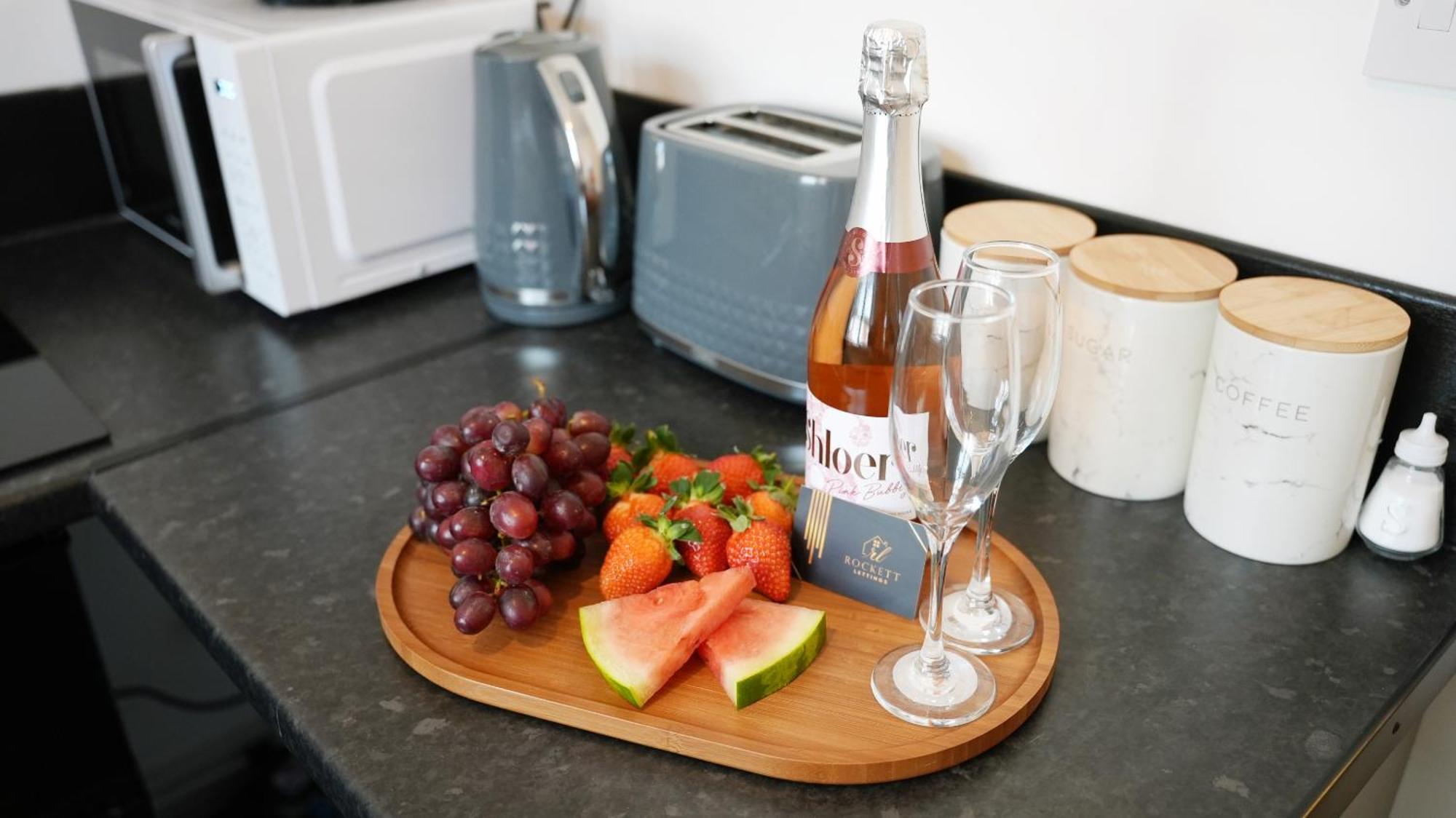 City Centre House, Parking With Ev, Free Wifi, Netflix Coventry Esterno foto