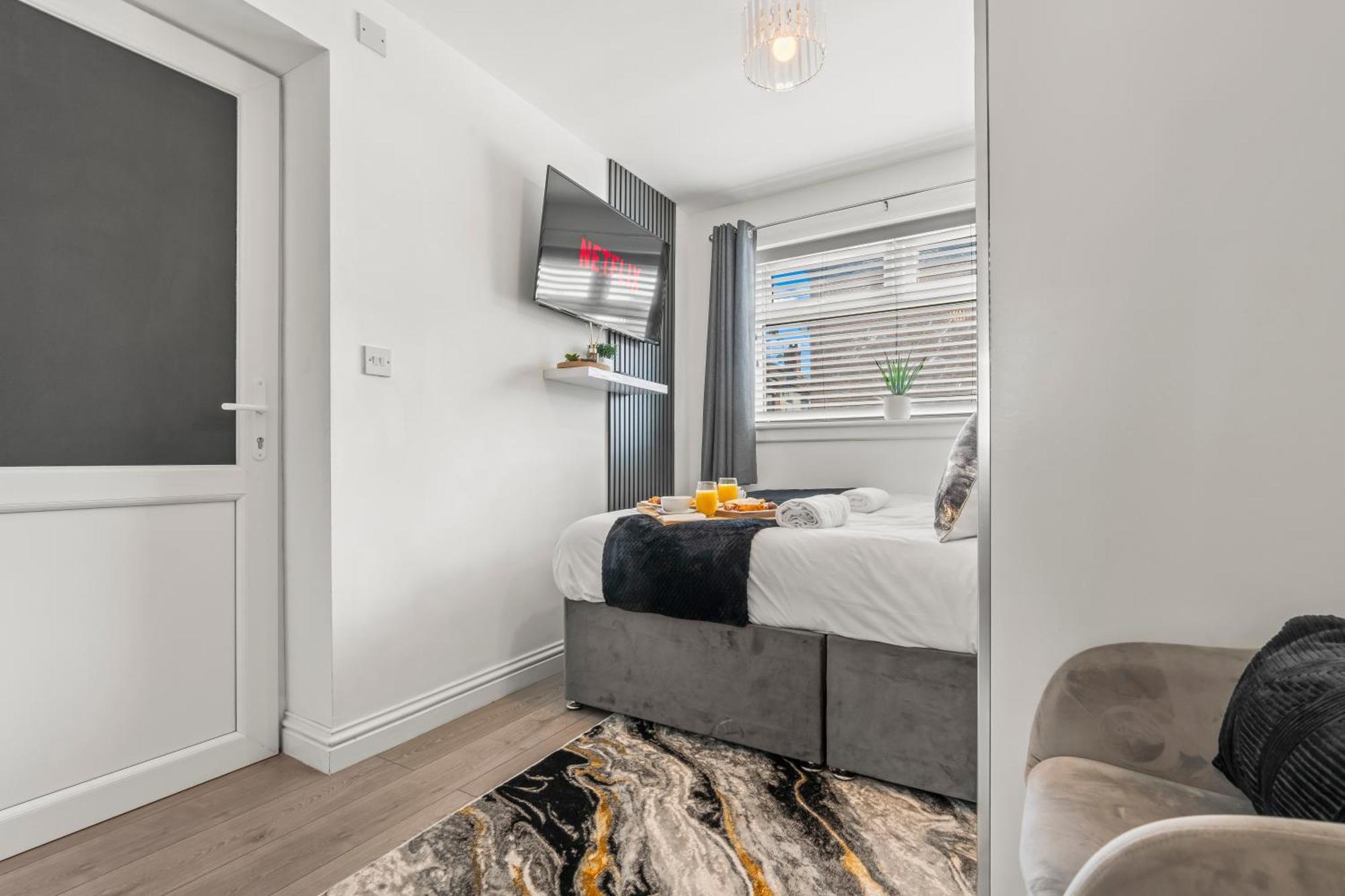 City Centre House, Parking With Ev, Free Wifi, Netflix Coventry Esterno foto