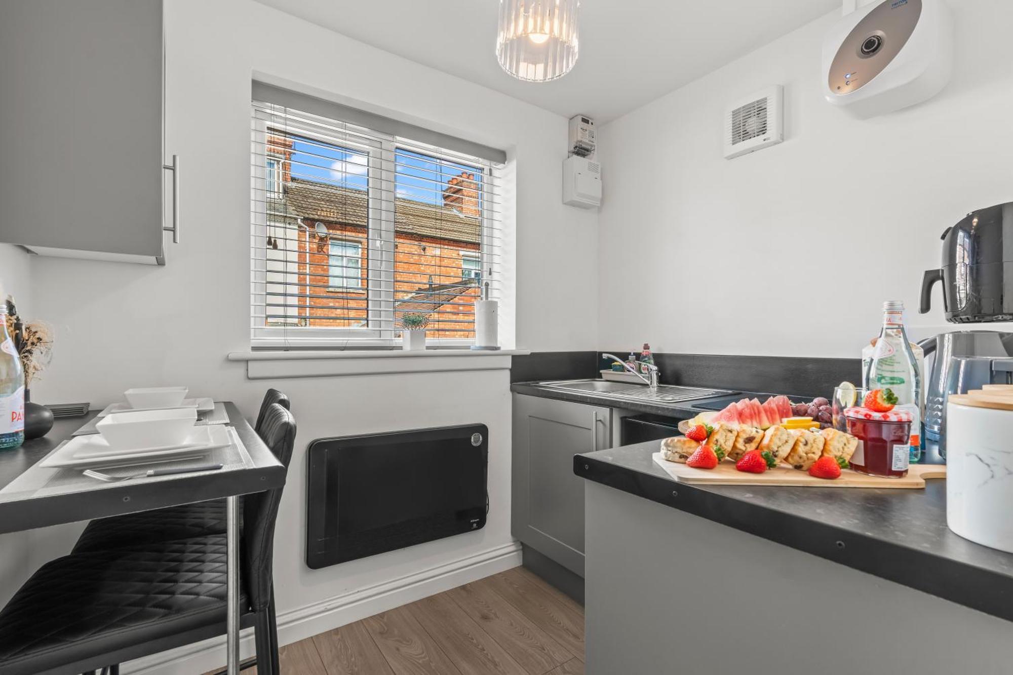 City Centre House, Parking With Ev, Free Wifi, Netflix Coventry Esterno foto