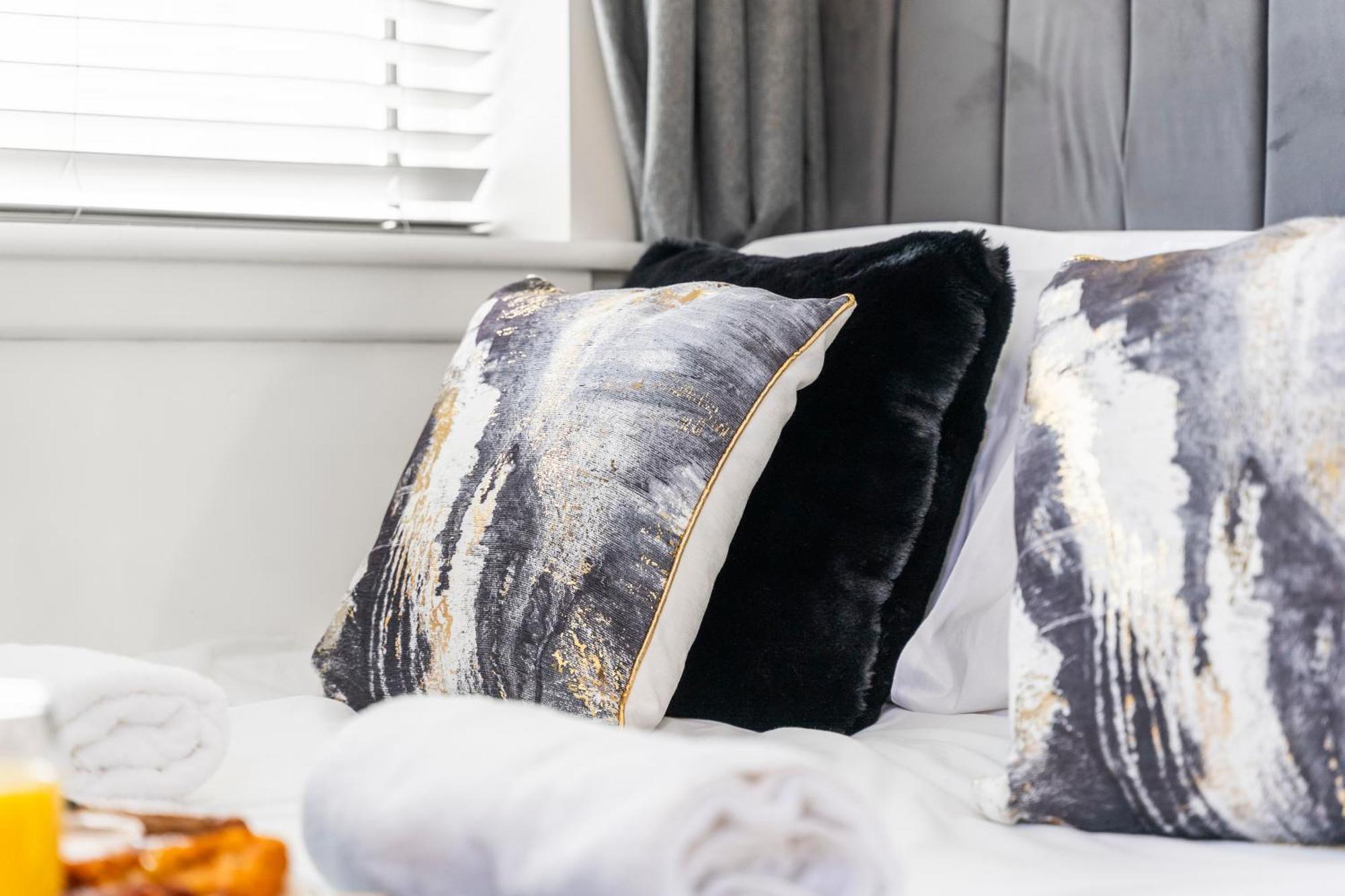 City Centre House, Parking With Ev, Free Wifi, Netflix Coventry Esterno foto